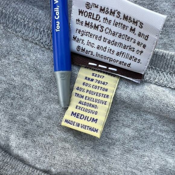 M & M’s World long sleeve gray T-shirt, women's size M - Picture 4 of 6